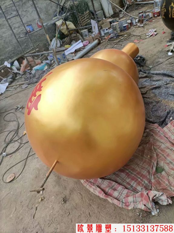 玻璃钢无根水葫芦雕塑 流水葫芦雕塑制作厂家1